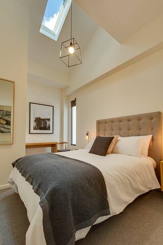 Waterfront Luxury Loft Penthouse gallery image 3