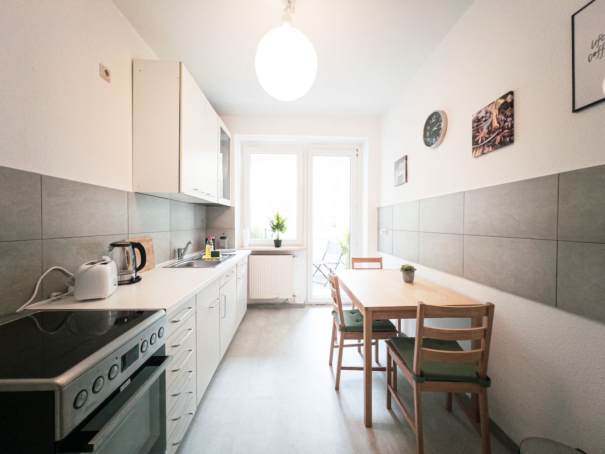 Popular Airbnb listing: Perfect Quiet Apartment in Schönefeld Abtnaundorf