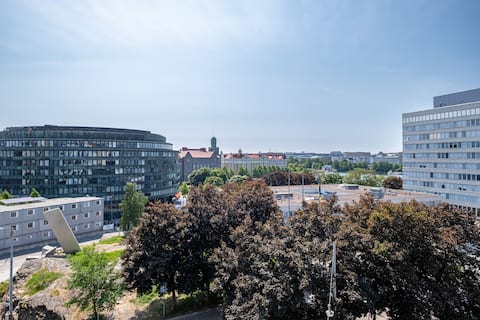 Successful Airbnb property: *6th floor panoramic view, Metro 50m, fast WiFi in Keskinen Suurpiiri