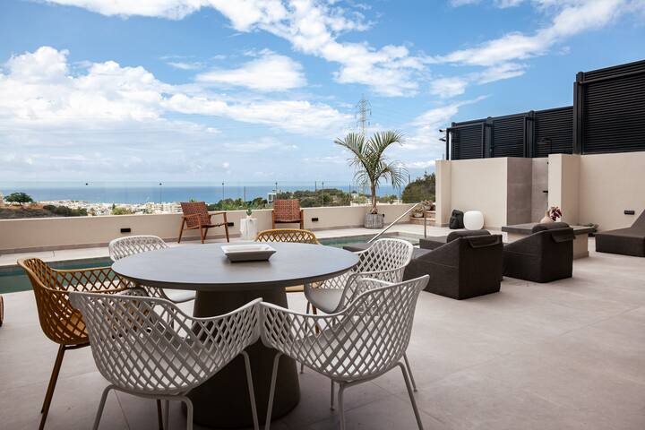 Orama Luxury Suite 3 Bedrooms with Private Pool gallery image 2