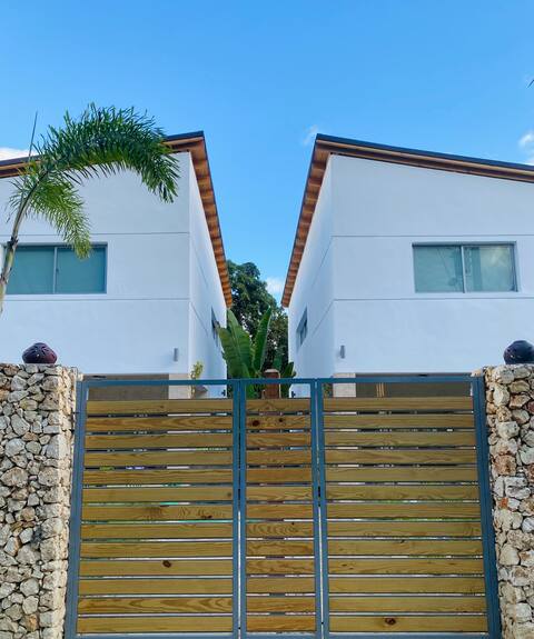 Twin Villas 5 Mins From the Beach