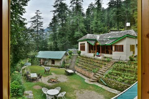 Cottage with three independent rooms in Kasol
