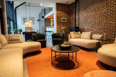 Spacious loft barn