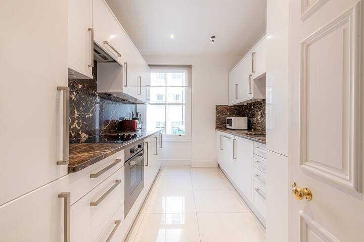 London Gardens Two Bedroom Flat gallery image 4