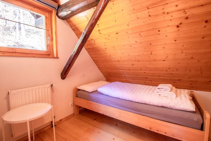 საძინებელი 3