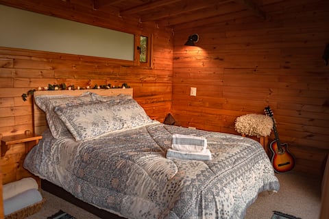 Popular Airbnb listing: Glamping with WiFi, BBQ, campfire, and discount on hot springs in Paipa