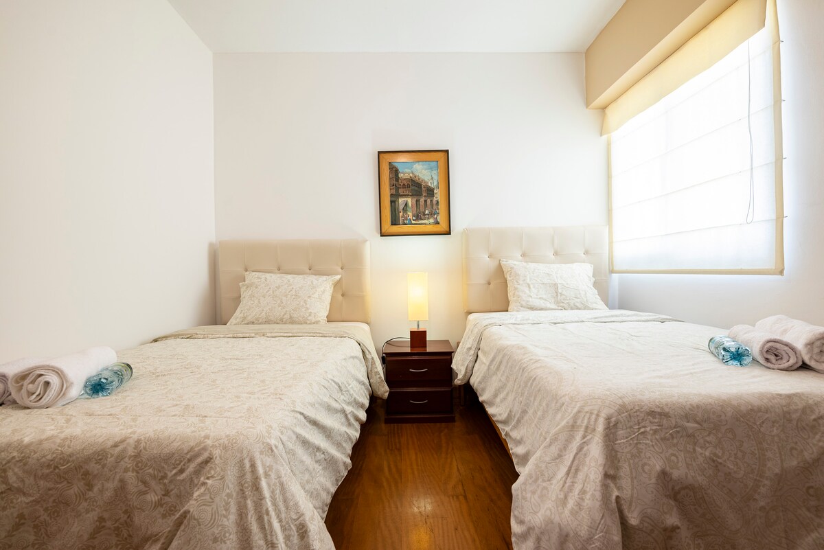 SPÁLŇA č.2: Dve jednolôžka. Veľmi svetlé.