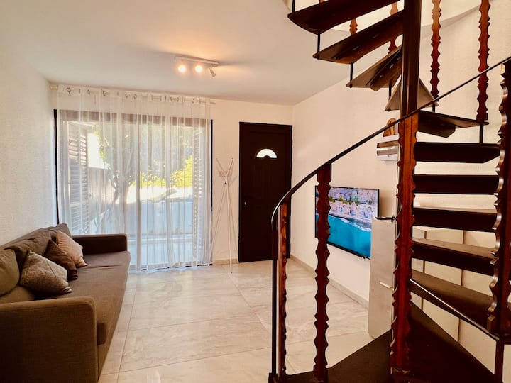 Maison De Ville Confortable Au Coeur De Paphos - Pafos