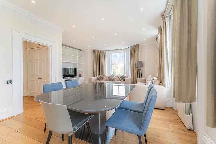 London Gardens - Hyde Park Views 2 Bedroom Flat - London