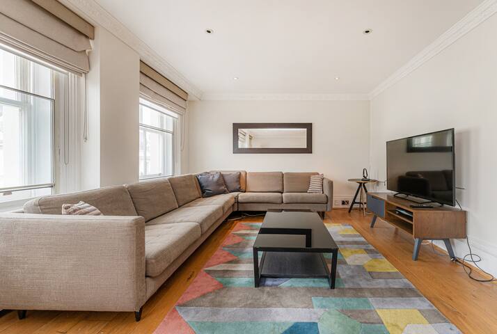 London Gardens – Two Bedroom Flat gallery image 5