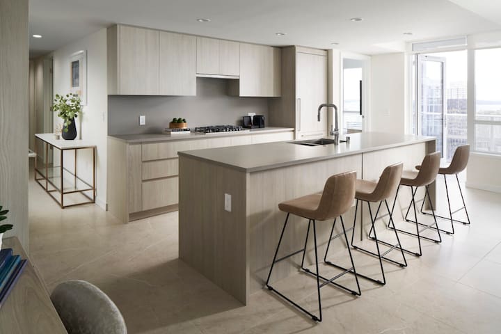 Level Seattle- Three Bedroom Sky Suite