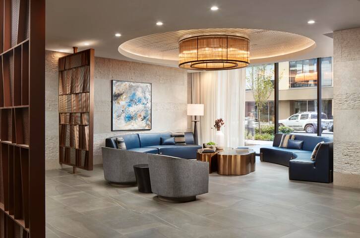 Level Seattle- Three Bedroom Sky Suite gallery image 4