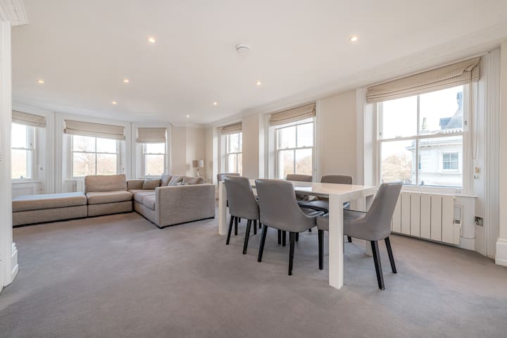 London Gardens – Hyde Park Views 2 Bedroom Flat