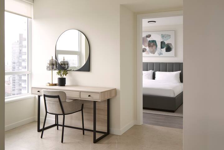 Level Seattle-Stunning Three Bedroom Suite gallery image 3