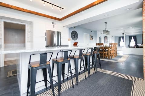 The Penthouse Suite -5 mins to Cedar Point