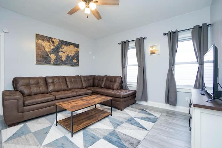 Drugi dnevni boravak s pametnim TV-om od 43"