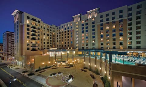 Top Airbnb: National Harbor 1BR W/ King Bed & Full Kitchen in National Harbor