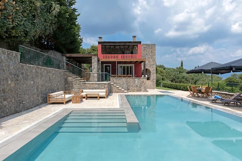 Stylish villa with sea views, close to Corfu town