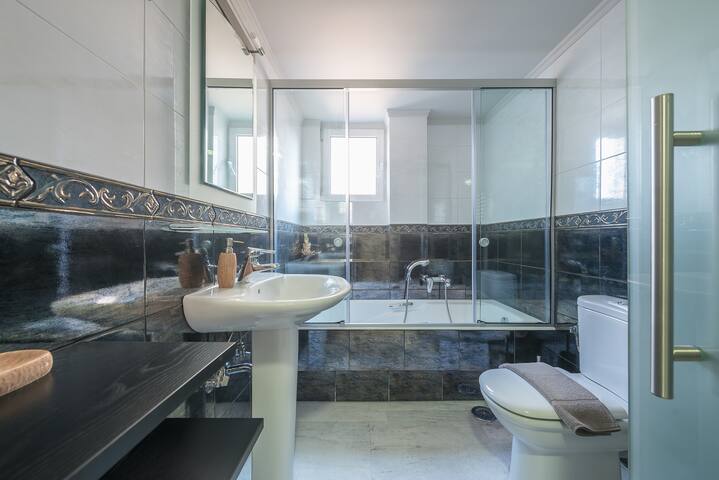 The Architron Luxury Penthouse gallery image 5