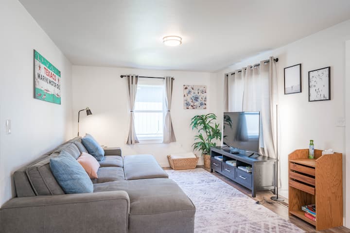 Port Orchard Retreat - Port Orchard, WA