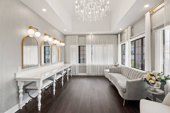 The Suites at 3NG – The Bridal Suite gallery image 4