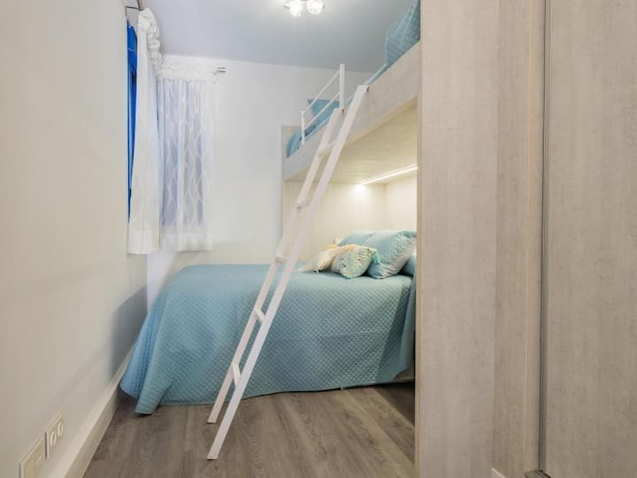 Cama de 1,50 x 1,90 m y cama litera 90 x 2,40 m