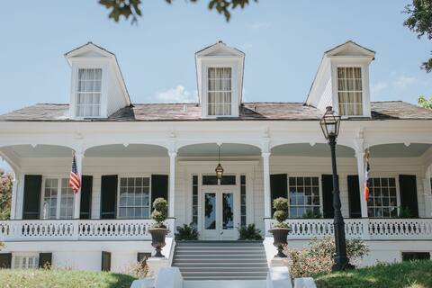 Spacious 1835 home close to downtown and the river