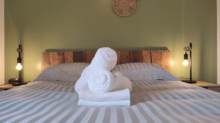 חדר צד גינה