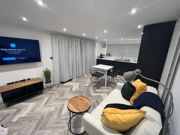 The Garden Room In Rugby Close To Town Centre - Rugby, United Kingdom