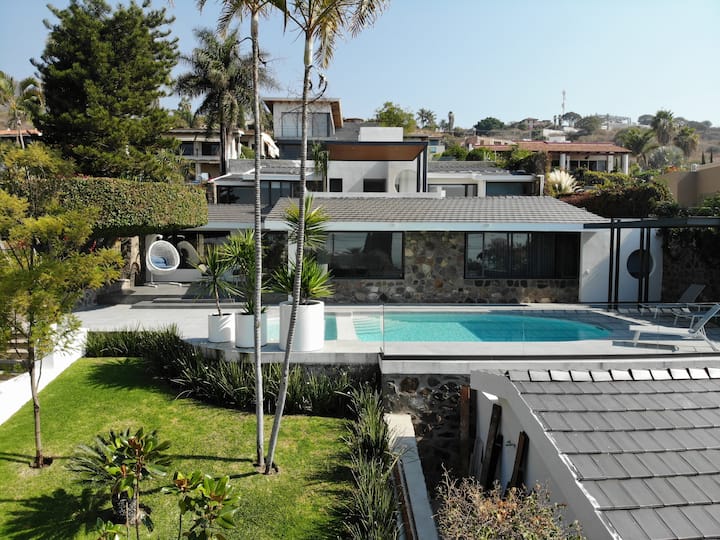 Beautiful view of Lake Chapala Houses for Rent in San Juan Cosalá