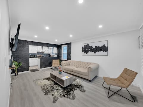 Top Airbnb: MINT 3Bedroom Home Perfect for long stay! in East Windsor