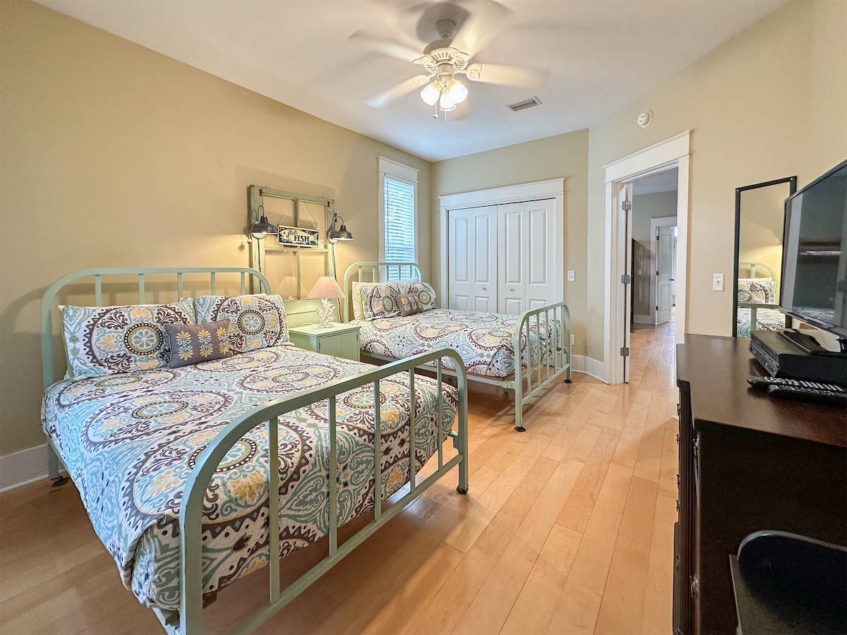 ห้องพักชั้น 2 พร้อมเตียงขนาดใหญ่ 2 เตียง