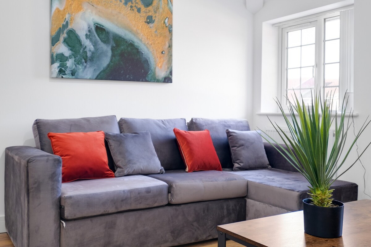 Erfolgreiche Airbnb-Immobilie: Pinewood Studios Iver 1 Bedrm+Parking Arista Apt A in Iver