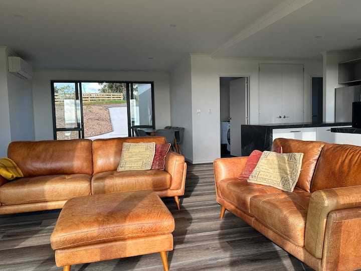 Bombay Hills With Spacious Views - Pōkeno