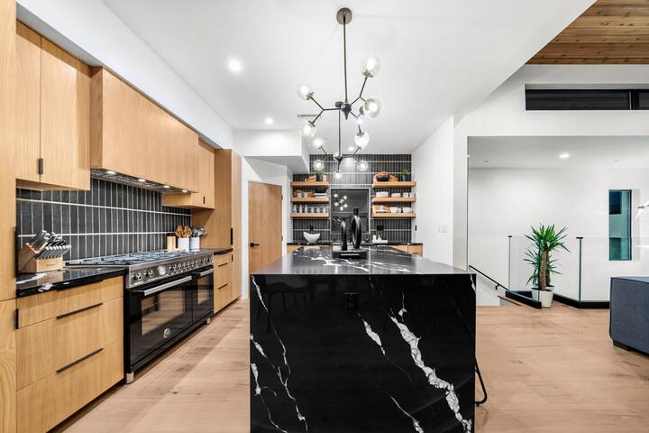 Naples Modern Home gallery image 5