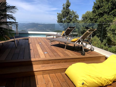 Beautiful individual villa, sea view, pool, 9 people