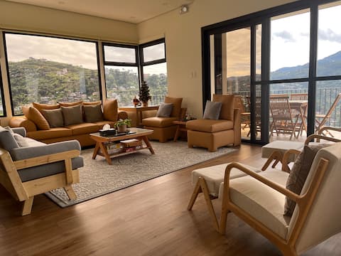 Beautiful Mountain Home with Amazing Views