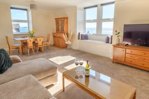 Amazing views, 10% off 7 days stay & free parking