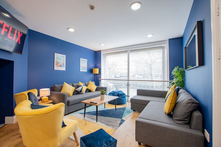 The Yellow Door by Shortstays