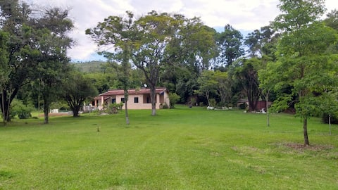 Top performing Airbnb: Chácara dos Pássaros (Bird Farm) in Lindóia