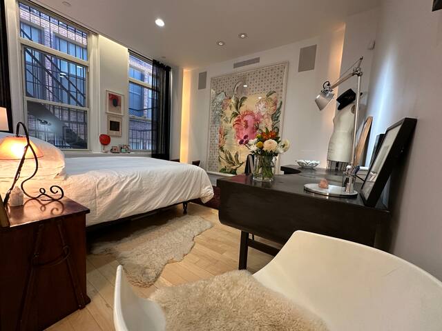 Bright & Spacious NYC Sanctuary gallery image 4