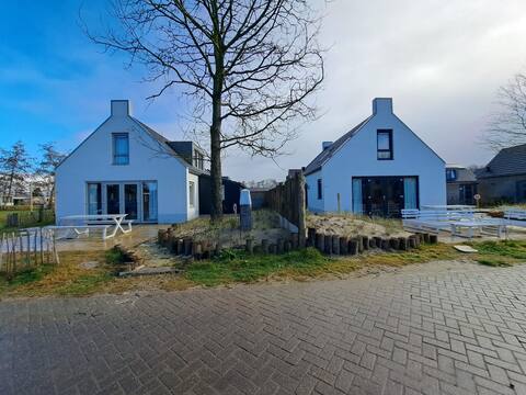 Luxury Villas, 2 side by side,  5km from the sea
