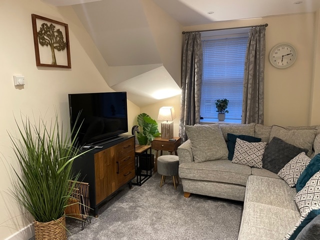 Successful Airbnb property: Cosy cottage in central Kendal with parking! in Kendal