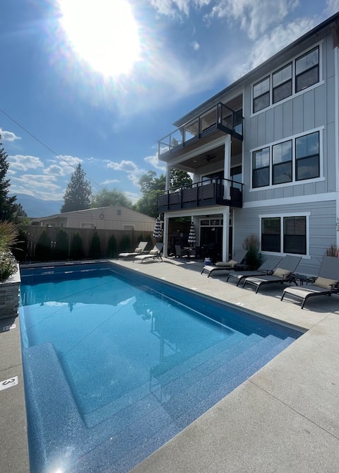 Lake Chelan Gem | Private Heated Pool | Walkable