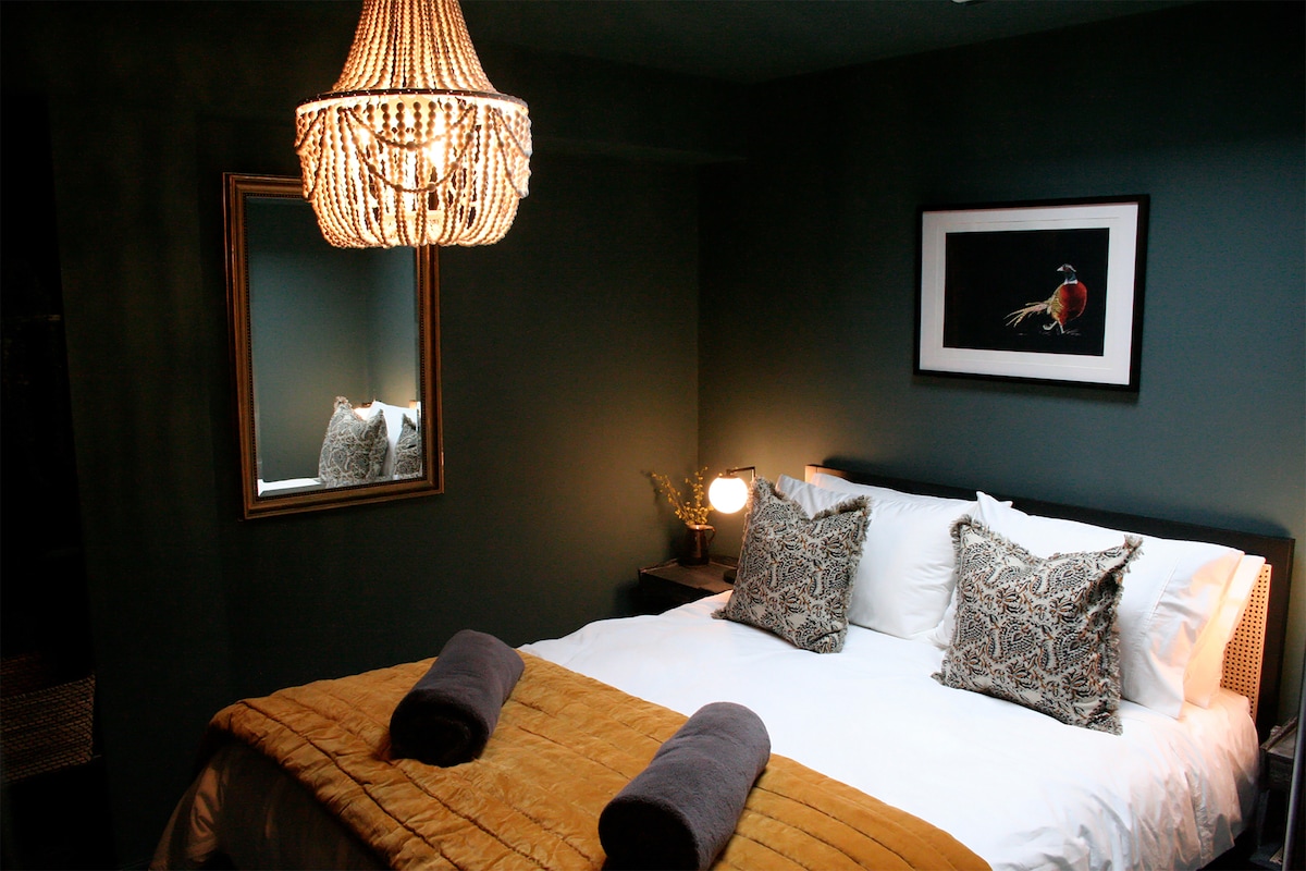 Airbnb sale in bath