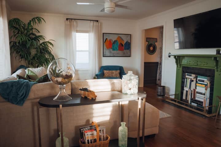 Hop, Skip + Jump To Dt Franklin! - Franklin, TN