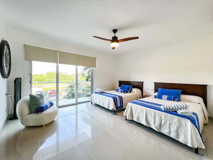 Ორადგილიანი საწოლები, მეორე საძინებელი აივნით. 