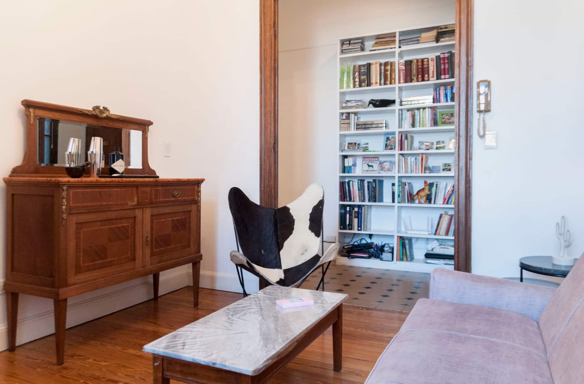 Refurbished two-bedroom apartment in Monserrat