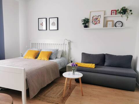 Studio Mirta I - cosy studio with park view