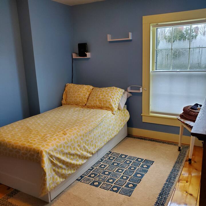 Room with semiprivate bath Houses for Rent in Fairfax, Vermont